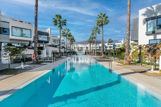 3 soveværelse Rækkehus til salg i Estepona med swimmingpool garage - € 3.650.000 (Ref: 9205995)