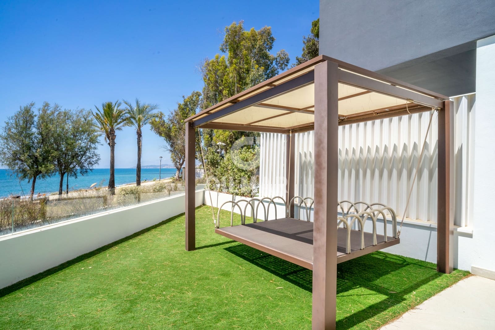 3 soveværelse Rækkehus til salg i Estepona med swimmingpool garage - € 3.450.000 (Ref: 9205995)