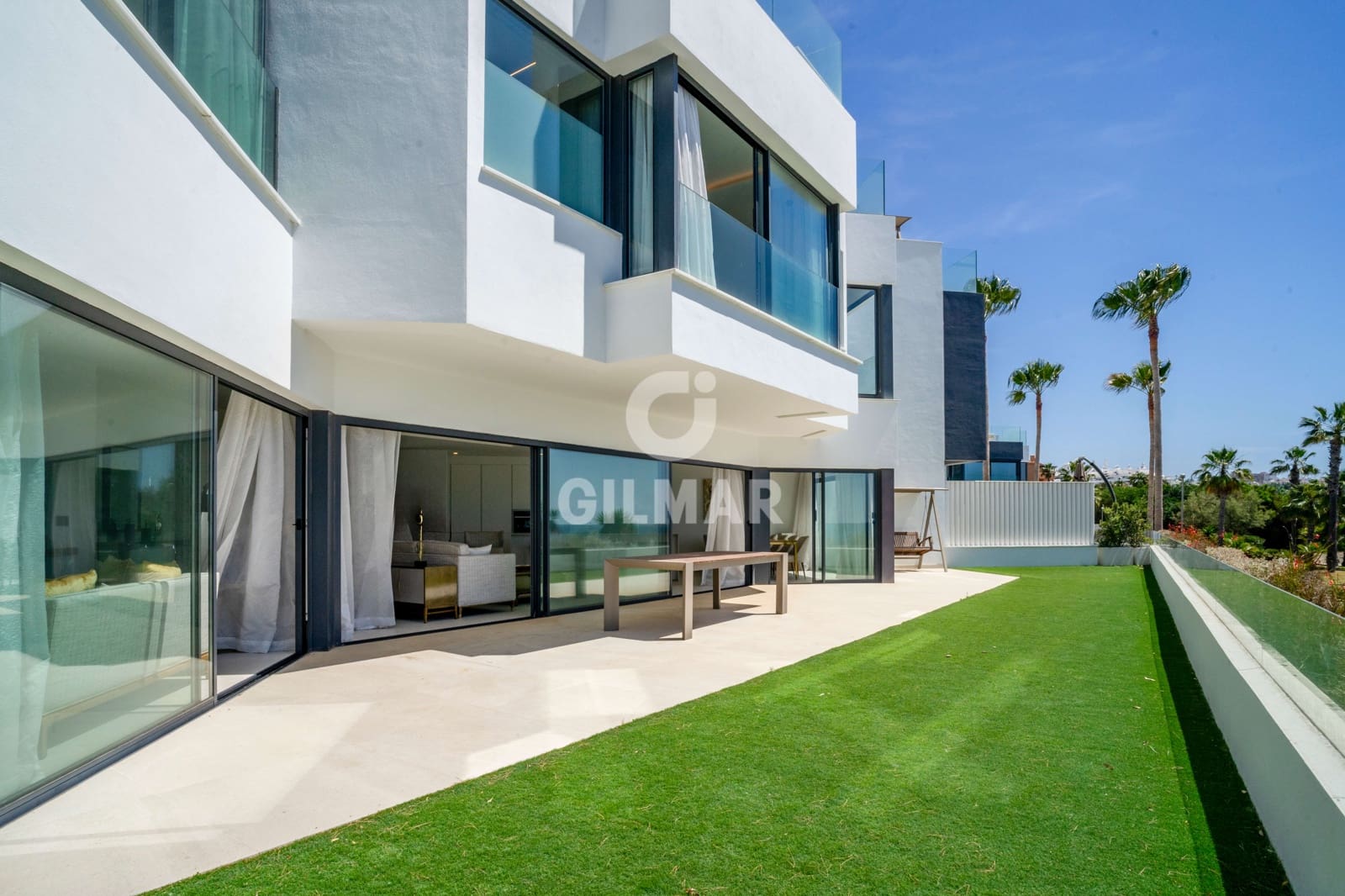 3 soveværelse Rækkehus til salg i Estepona med swimmingpool garage - € 3.450.000 (Ref: 9205995)