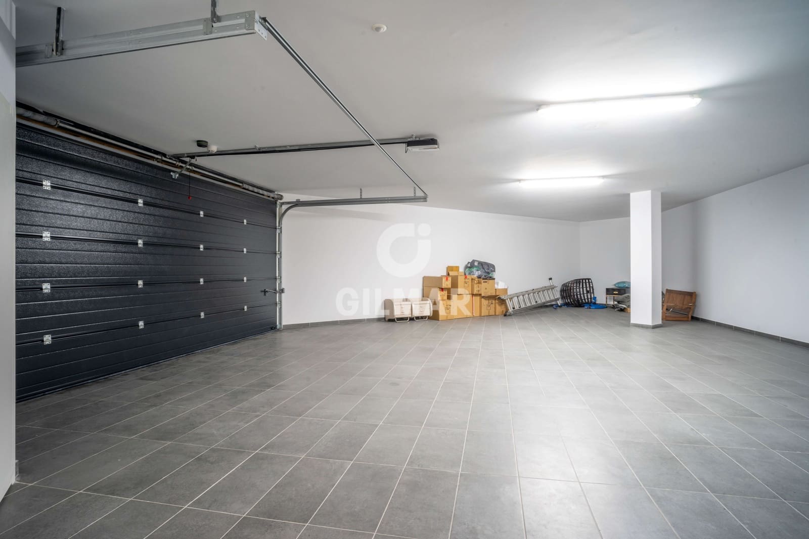 3 soveværelse Rækkehus til salg i Estepona med swimmingpool garage - € 3.450.000 (Ref: 9205995)