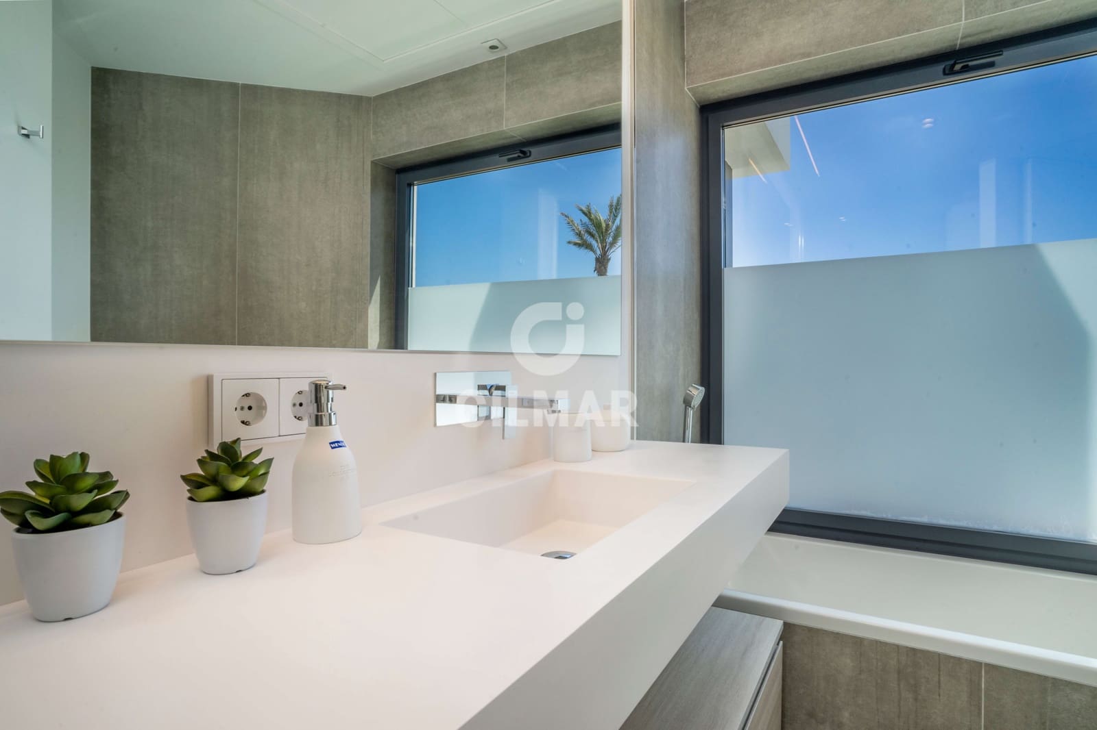 3 soveværelse Rækkehus til salg i Estepona med swimmingpool garage - € 3.450.000 (Ref: 9205995)