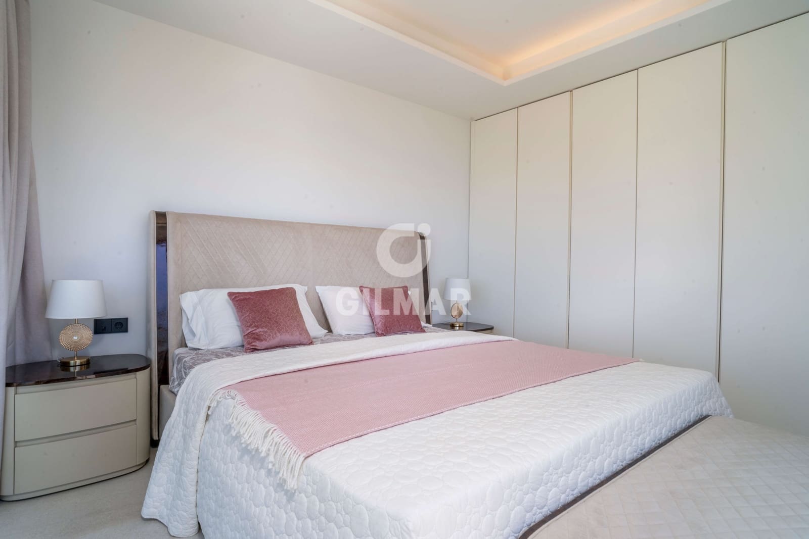 3 soveværelse Rækkehus til salg i Estepona med swimmingpool garage - € 3.450.000 (Ref: 9205995)