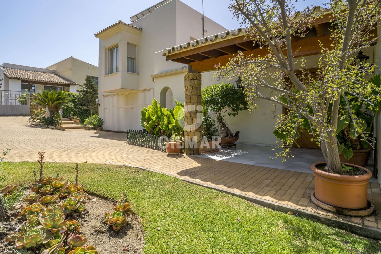 5 sovrum Villa till salu i Benahavis med pool - 2 100 000 € (Ref: 9205997)