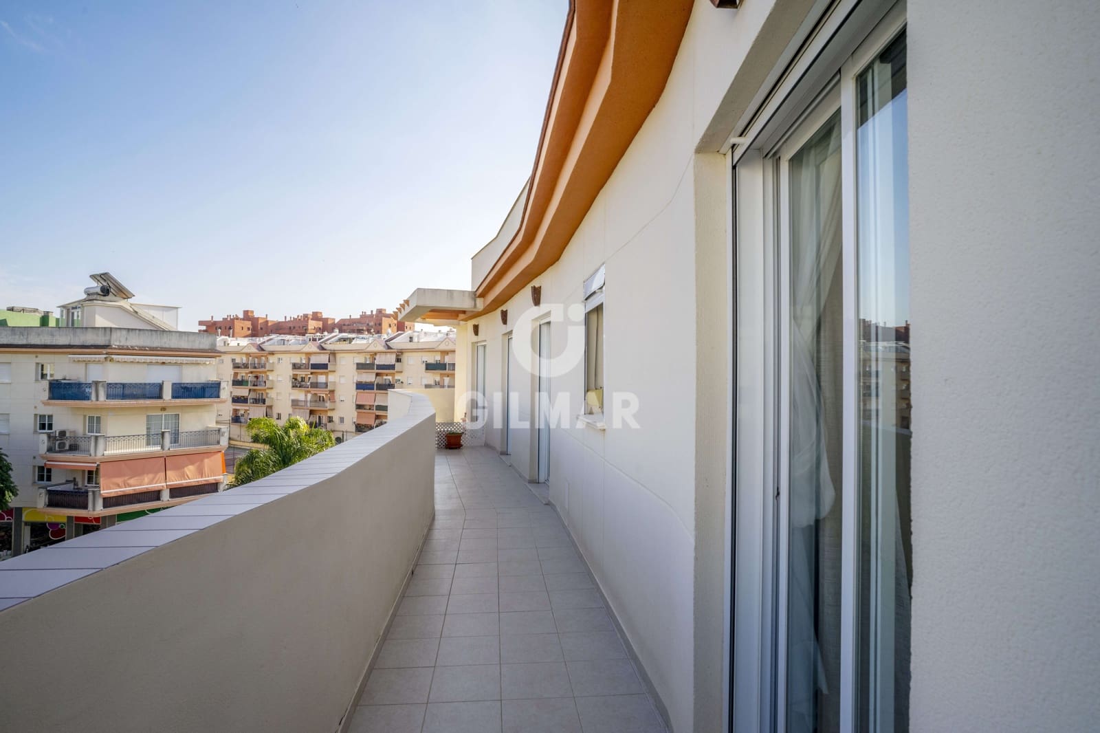 4 soveværelse Penthouse til salg i Estepona med swimmingpool garage - € 790.000 (Ref: 9205998)