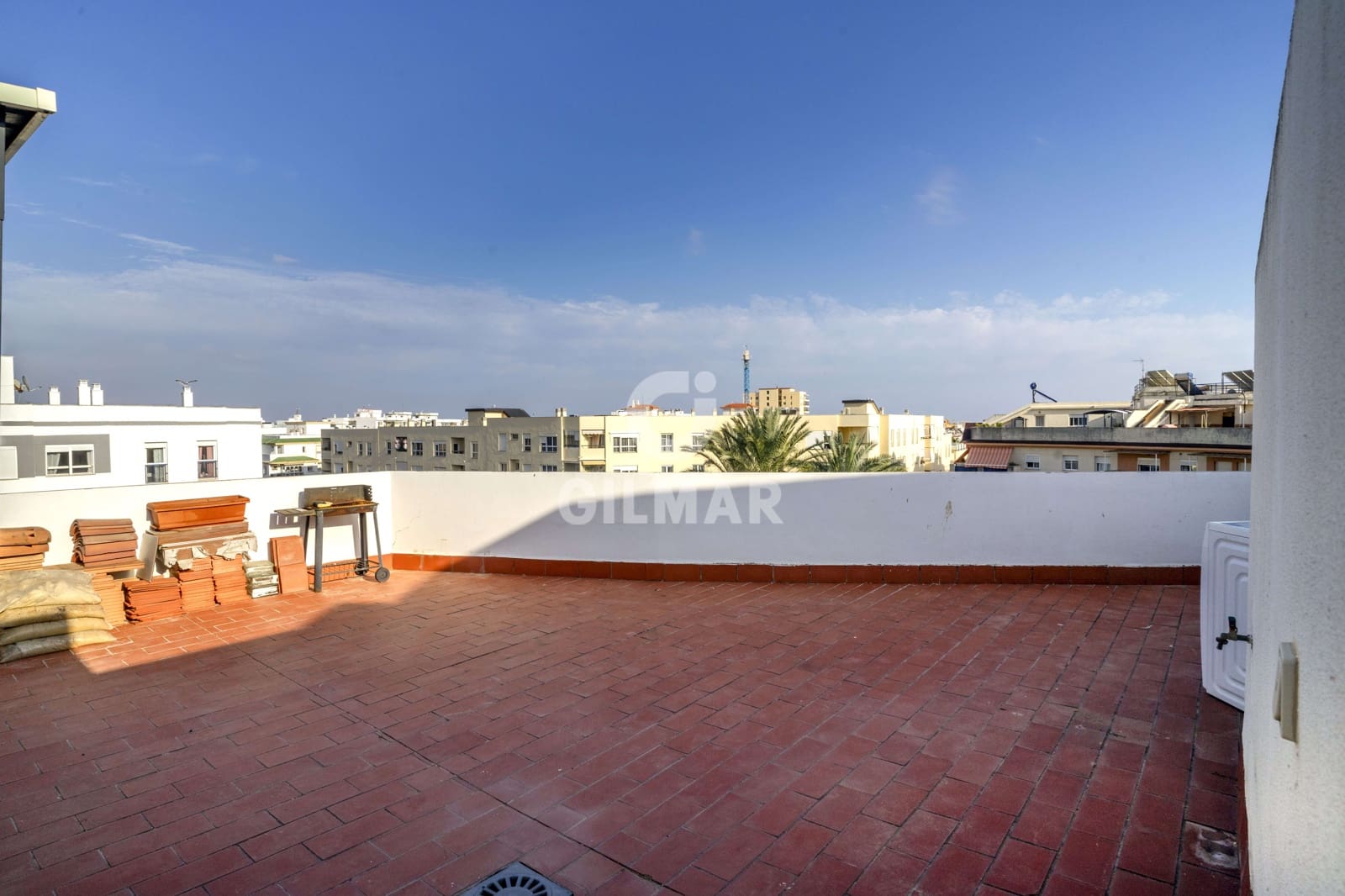 4 soveværelse Penthouse til salg i Estepona med swimmingpool garage - € 790.000 (Ref: 9205998)