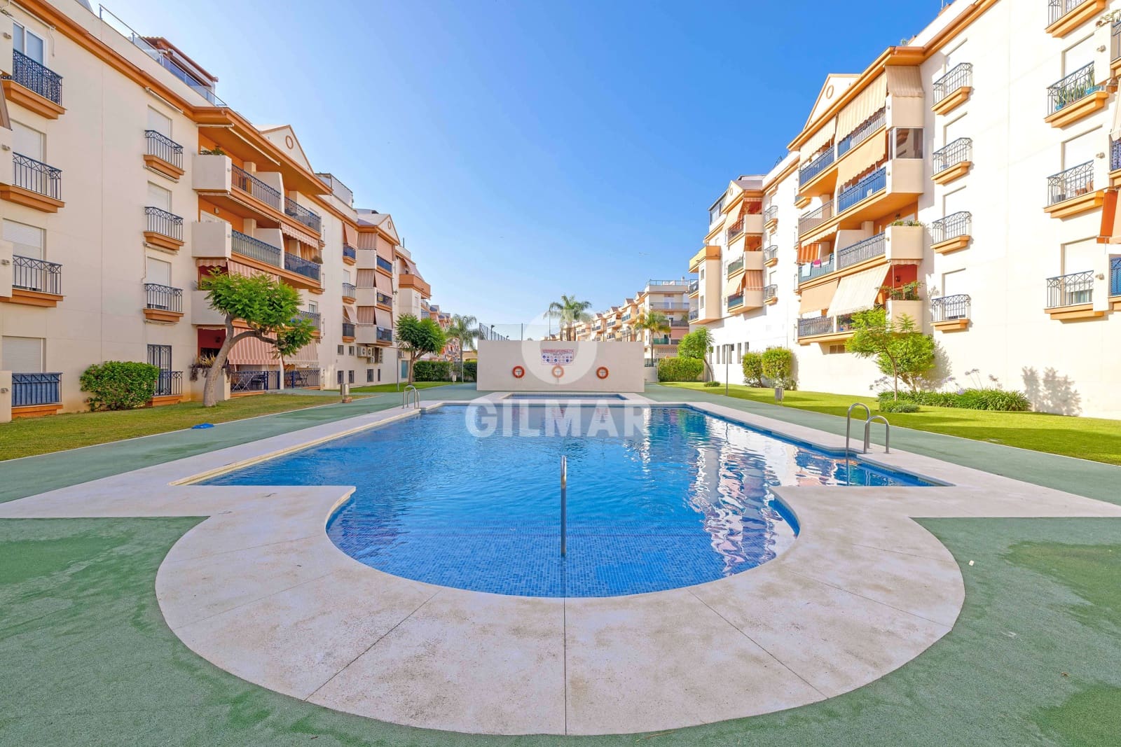 4 soveværelse Penthouse til salg i Estepona med swimmingpool garage - € 790.000 (Ref: 9205998)