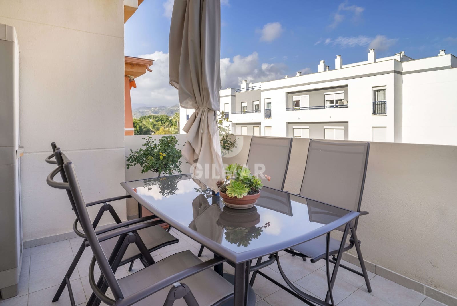 4 soveværelse Penthouse til salg i Estepona med swimmingpool garage - € 790.000 (Ref: 9205998)