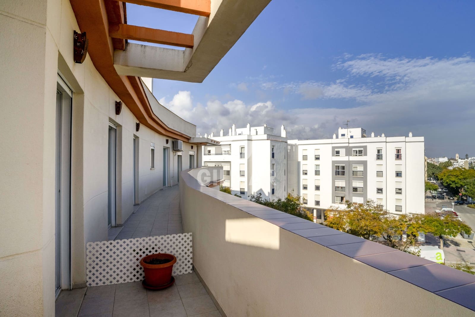 4 soveværelse Penthouse til salg i Estepona med swimmingpool garage - € 790.000 (Ref: 9205998)