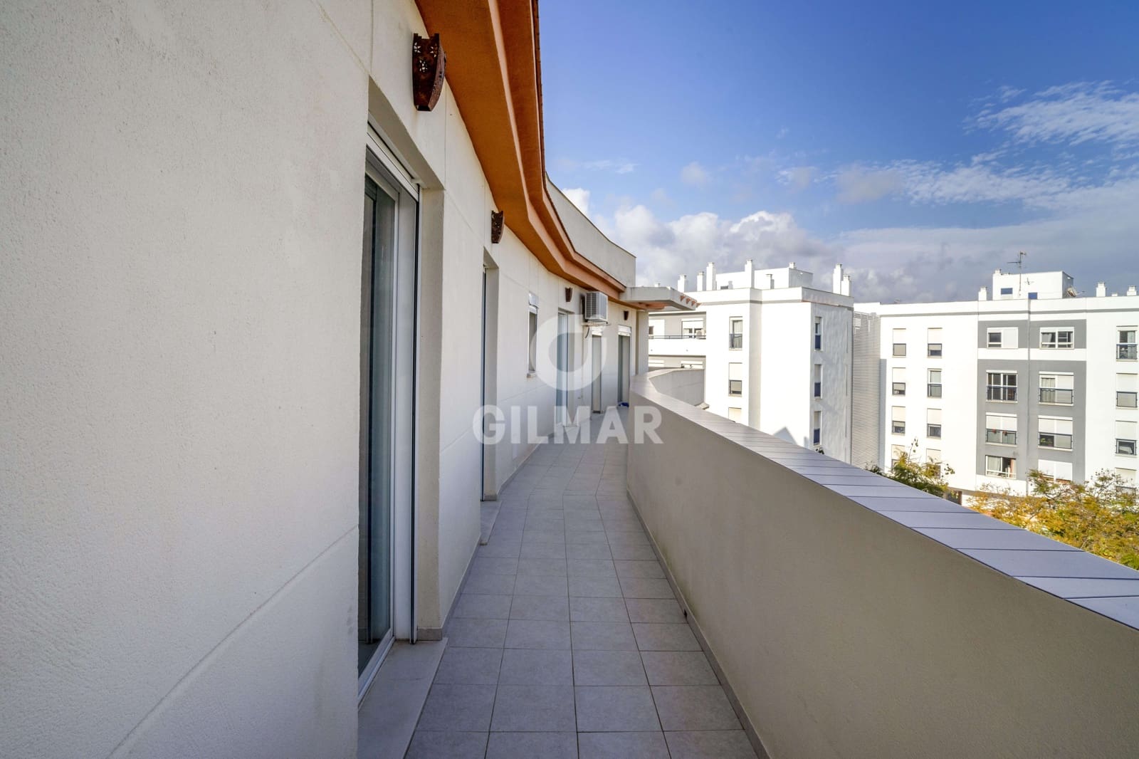 4 soveværelse Penthouse til salg i Estepona med swimmingpool garage - € 790.000 (Ref: 9205998)