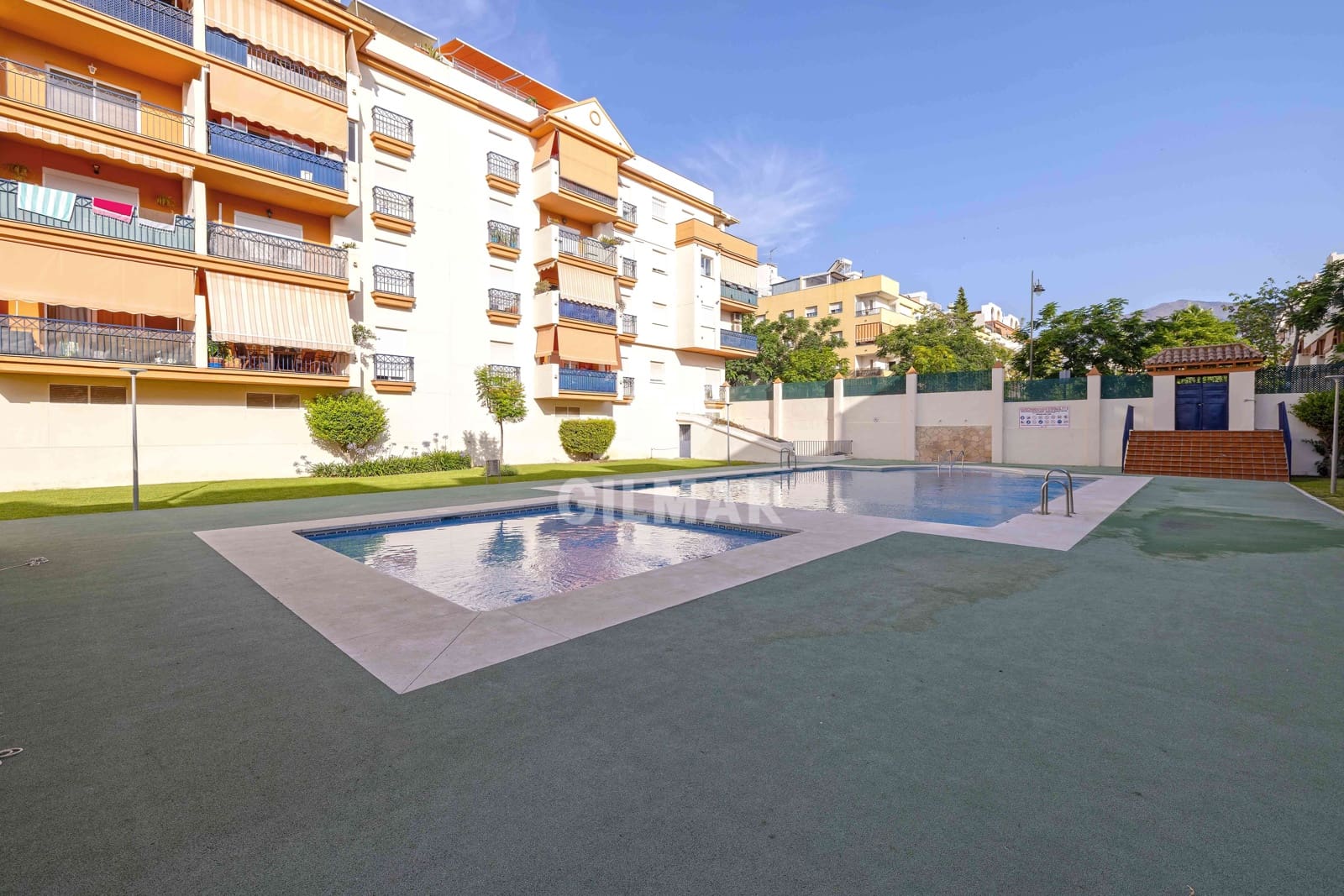4 soveværelse Penthouse til salg i Estepona med swimmingpool garage - € 790.000 (Ref: 9205998)