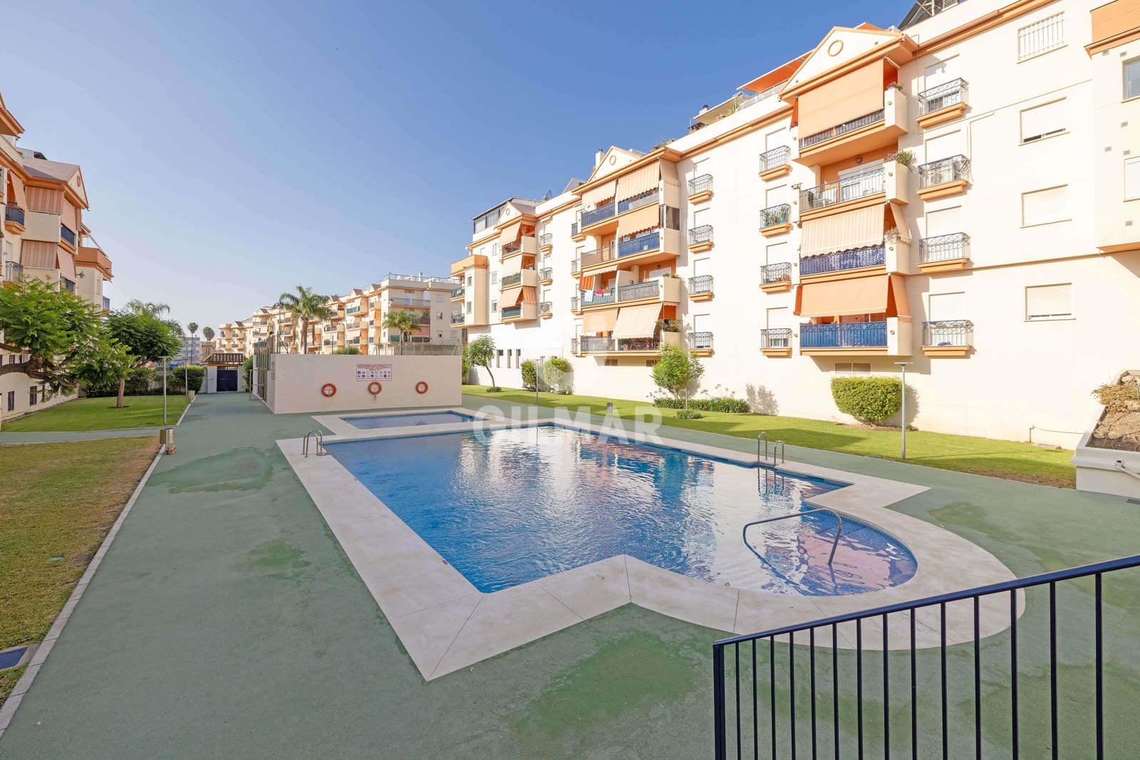 4 soveværelse Penthouse til salg i Estepona med swimmingpool garage - € 790.000 (Ref: 9205998)