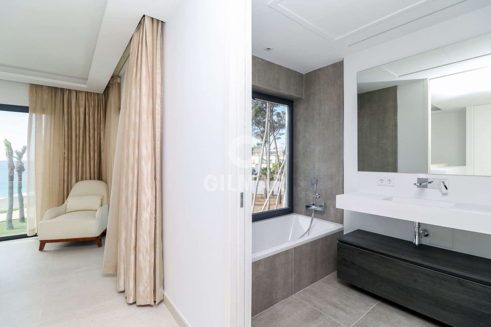 3 soveværelse Rækkehus til salg i Estepona med swimmingpool garage - € 2.500.000 (Ref: 9206001)