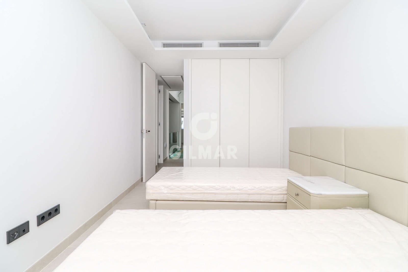 3 soveværelse Rækkehus til salg i Estepona med swimmingpool garage - € 2.500.000 (Ref: 9206001)