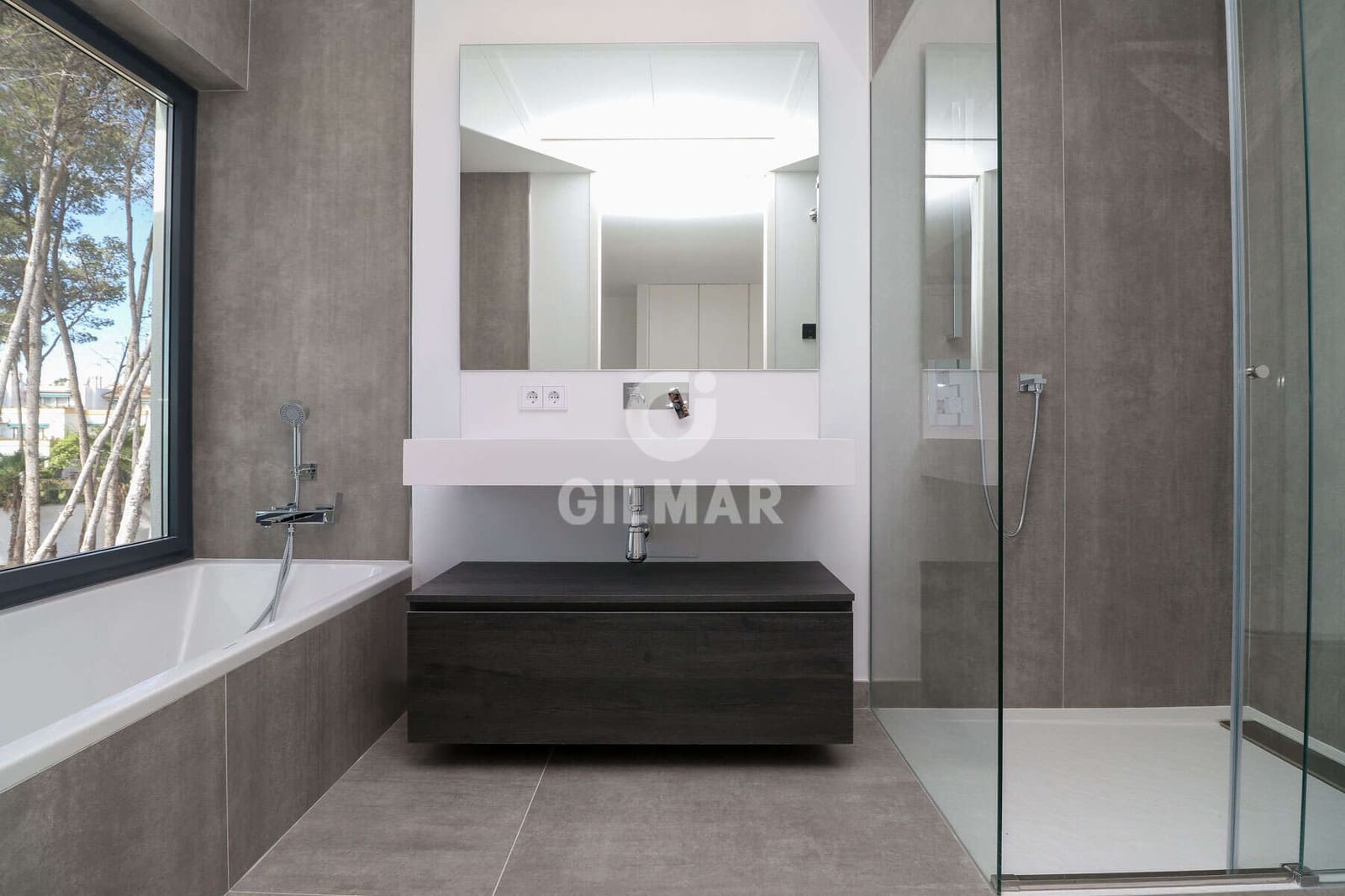 3 soveværelse Rækkehus til salg i Estepona med swimmingpool garage - € 2.500.000 (Ref: 9206001)