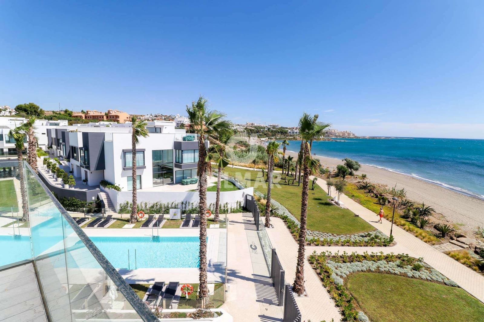 3 soveværelse Rækkehus til salg i Estepona med swimmingpool garage - € 2.500.000 (Ref: 9206002)