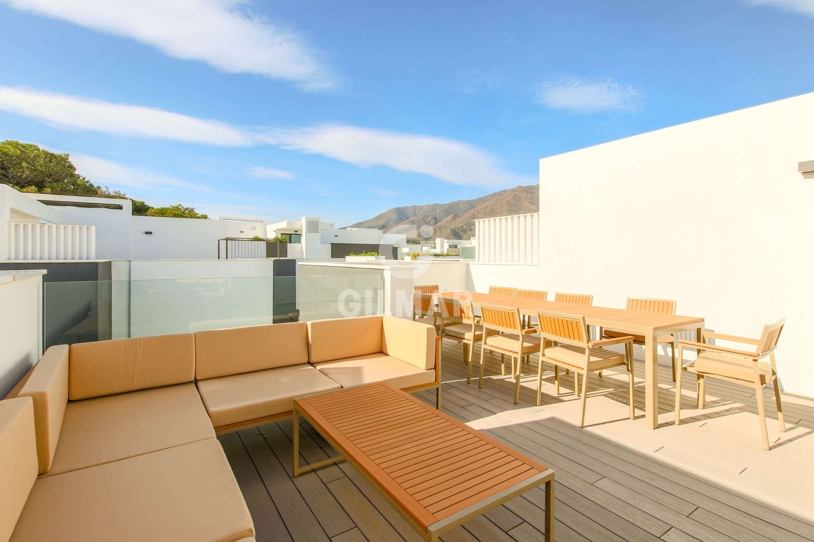 3 soveværelse Rækkehus til salg i Estepona med swimmingpool garage - € 2.500.000 (Ref: 9206002)