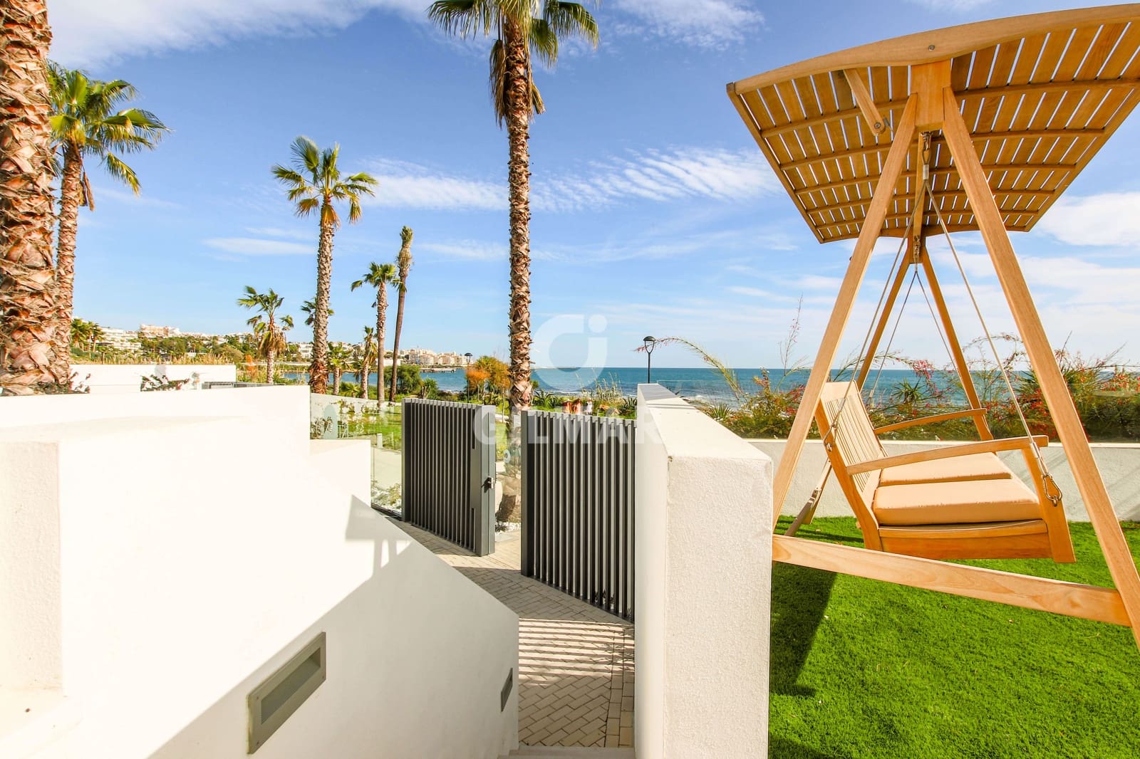 3 soveværelse Rækkehus til salg i Estepona med swimmingpool garage - € 2.500.000 (Ref: 9206002)