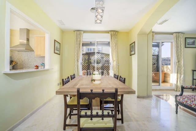 4 makuuhuone Kattohuoneisto myytävänä paikassa Sotogrande Alto, San Roque mukana uima-altaan 
autotalli - 650 000 € (Ref: 9206003)