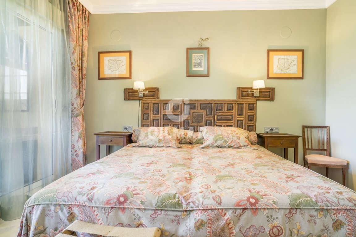 4 sypialnia Penthouse na sprzedaż w San Roque z basenem garażem - 650 000 € (Ref: 9206003)