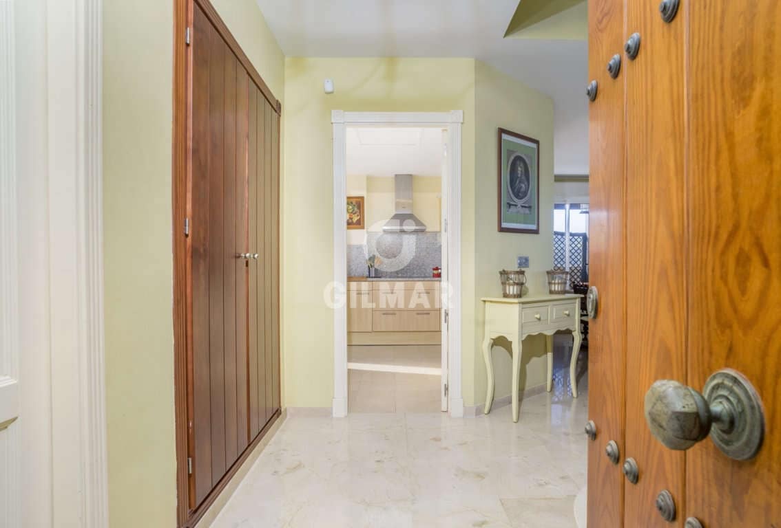 4 sypialnia Penthouse na sprzedaż w San Roque z basenem garażem - 650 000 € (Ref: 9206003)