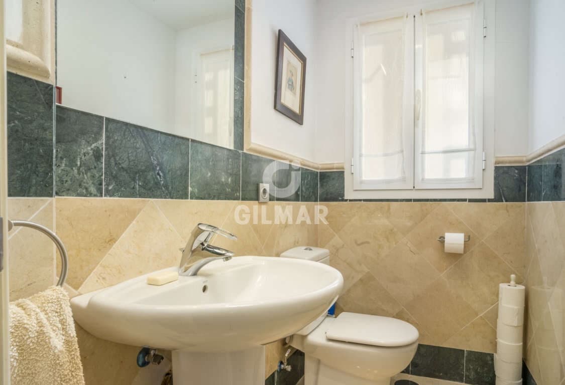 4 sypialnia Penthouse na sprzedaż w San Roque z basenem garażem - 650 000 € (Ref: 9206003)