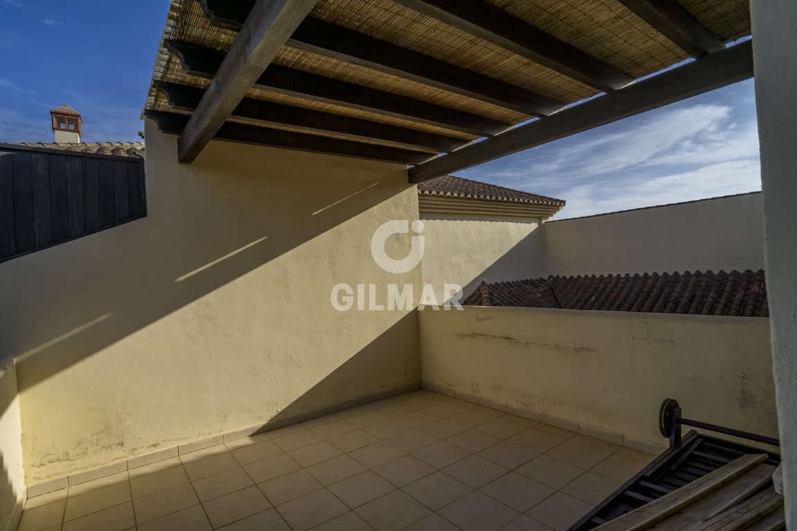 4 sypialnia Penthouse na sprzedaż w San Roque z basenem garażem - 650 000 € (Ref: 9206003)