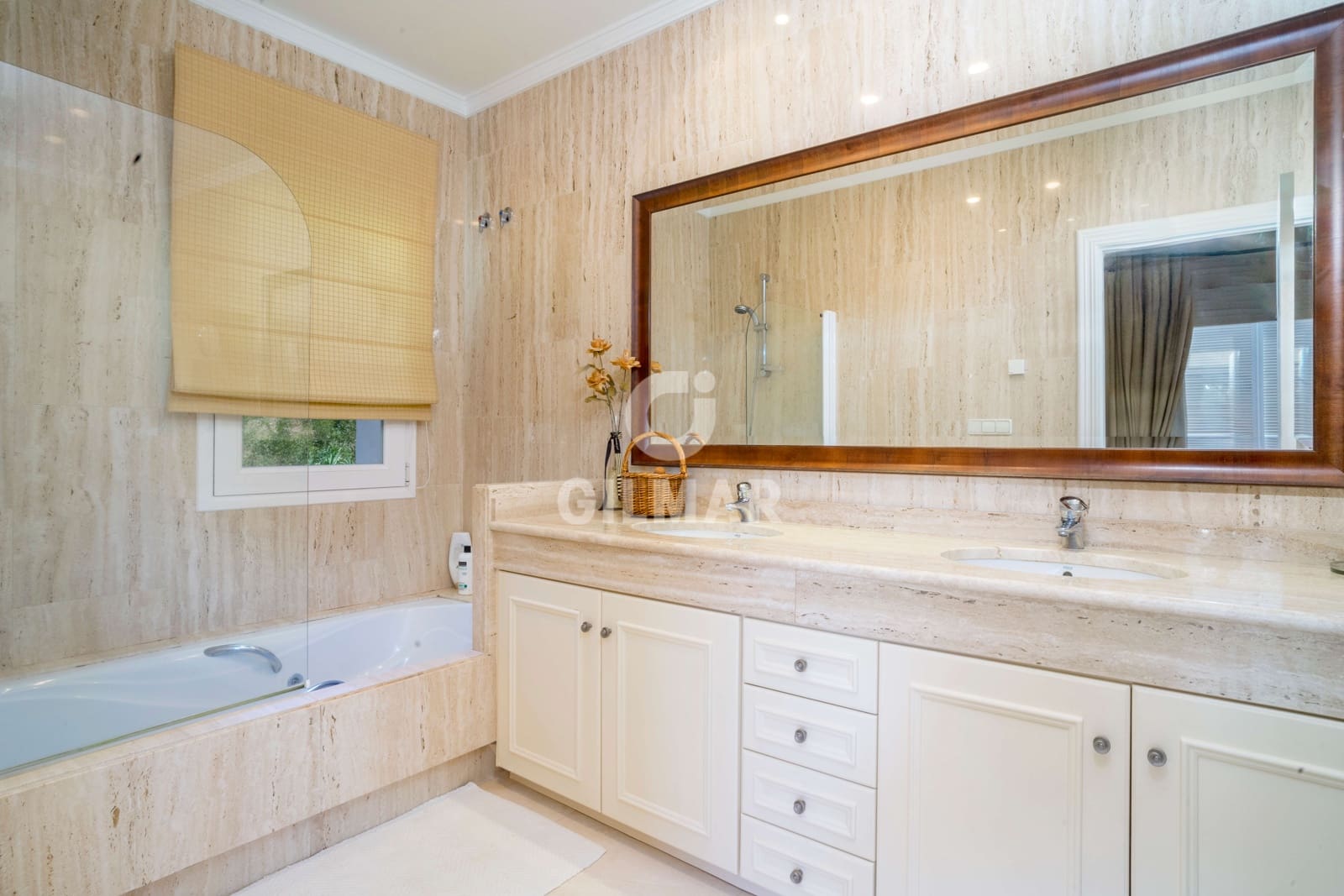 Chalet de 6 habitaciones en Benahavís en venta con piscina garaje - 2.690.000 € (Ref: 9206005)