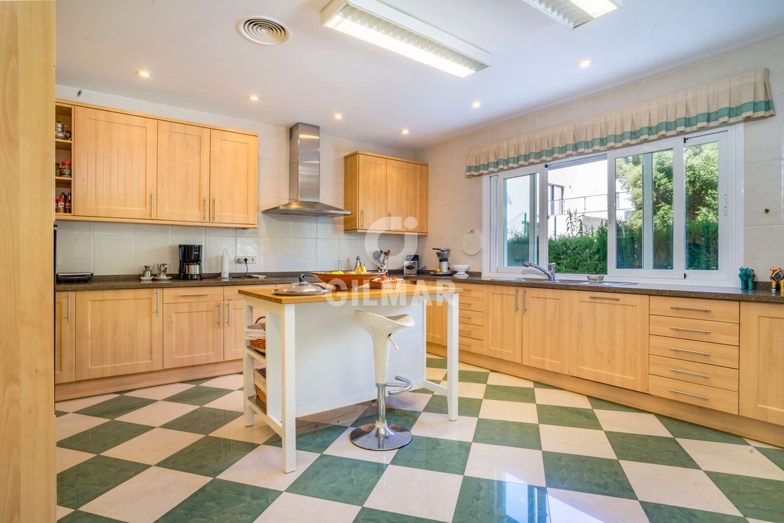 Chalet de 6 habitaciones en Benahavís en venta con piscina garaje - 2.690.000 € (Ref: 9206005)