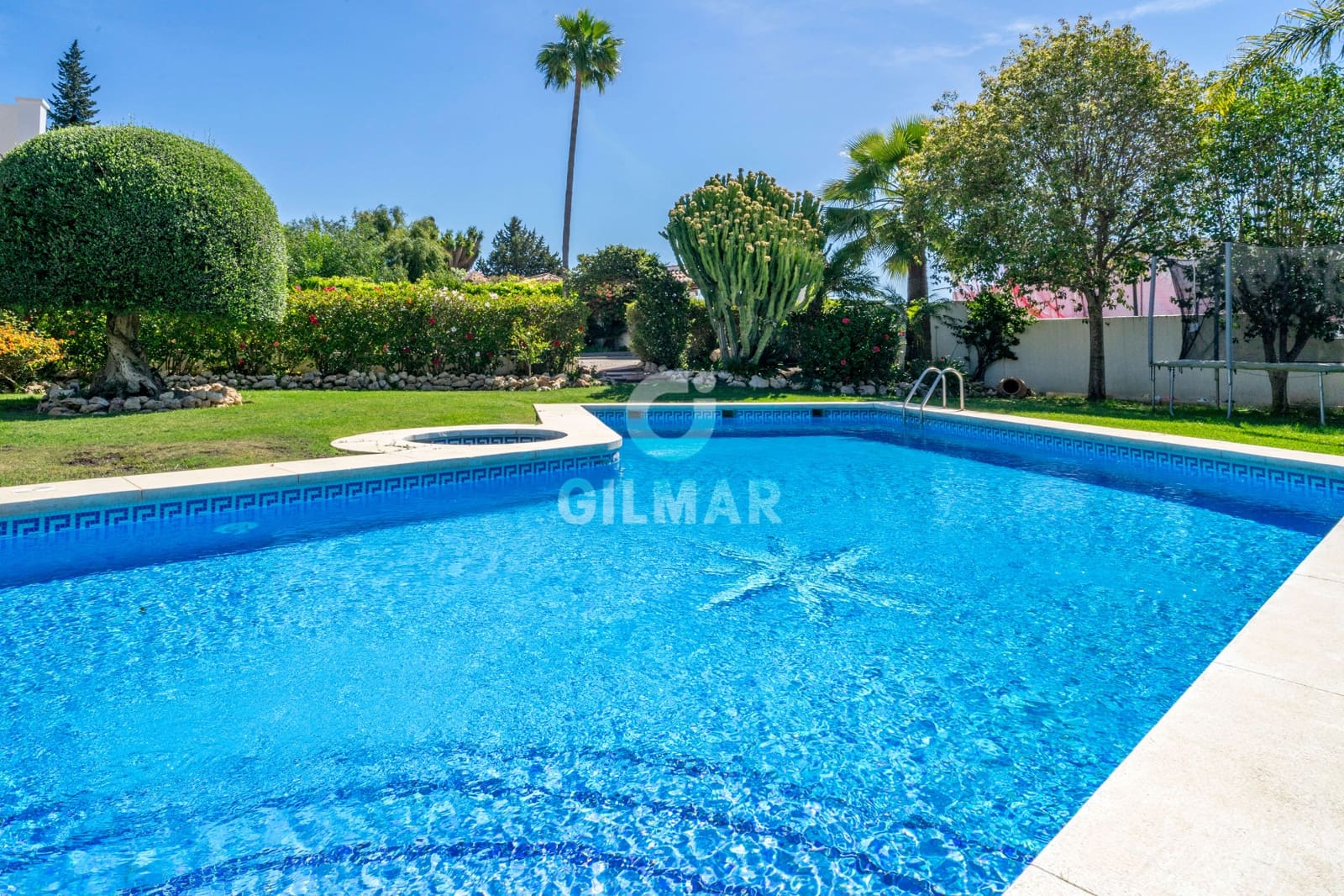 Chalet de 6 habitaciones en Benahavís en venta con piscina garaje - 2.690.000 € (Ref: 9206005)