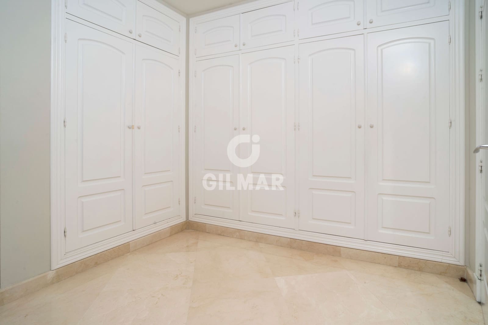 Chalet de 6 habitaciones en Benahavís en venta con piscina garaje - 2.690.000 € (Ref: 9206005)