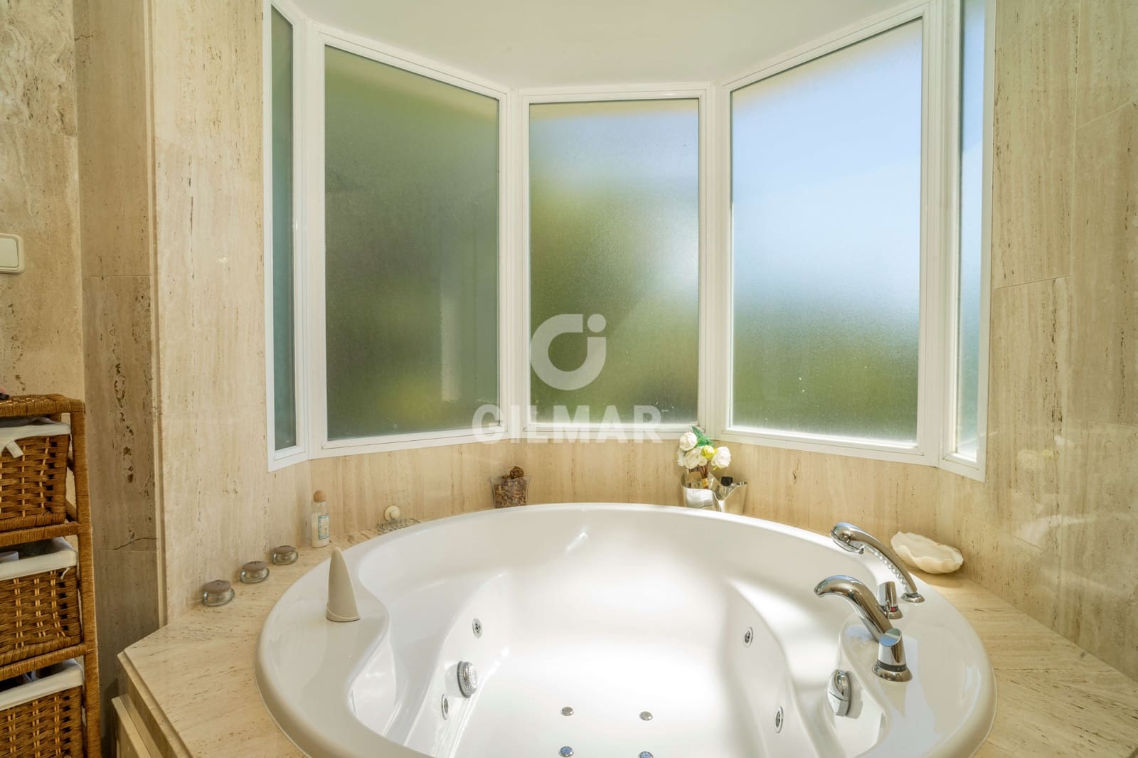 Chalet de 6 habitaciones en Benahavís en venta con piscina garaje - 2.690.000 € (Ref: 9206005)