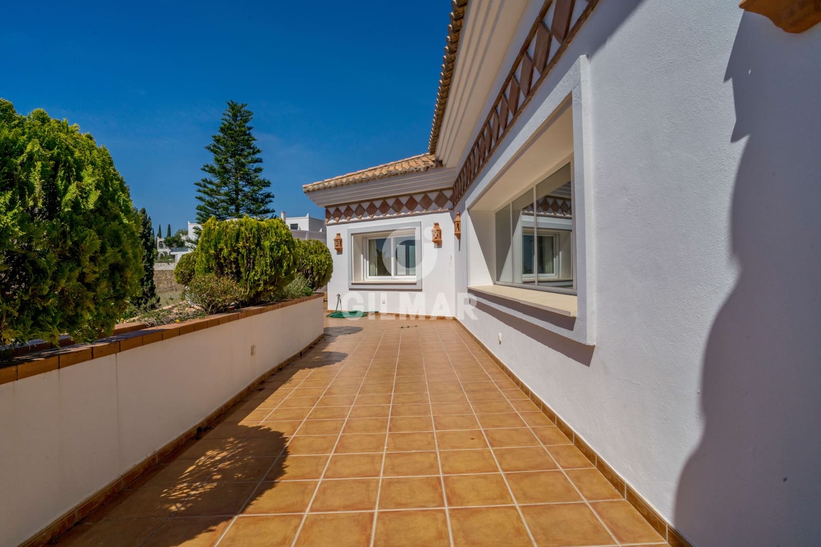 Chalet de 6 habitaciones en Benahavís en venta con piscina garaje - 2.690.000 € (Ref: 9206005)