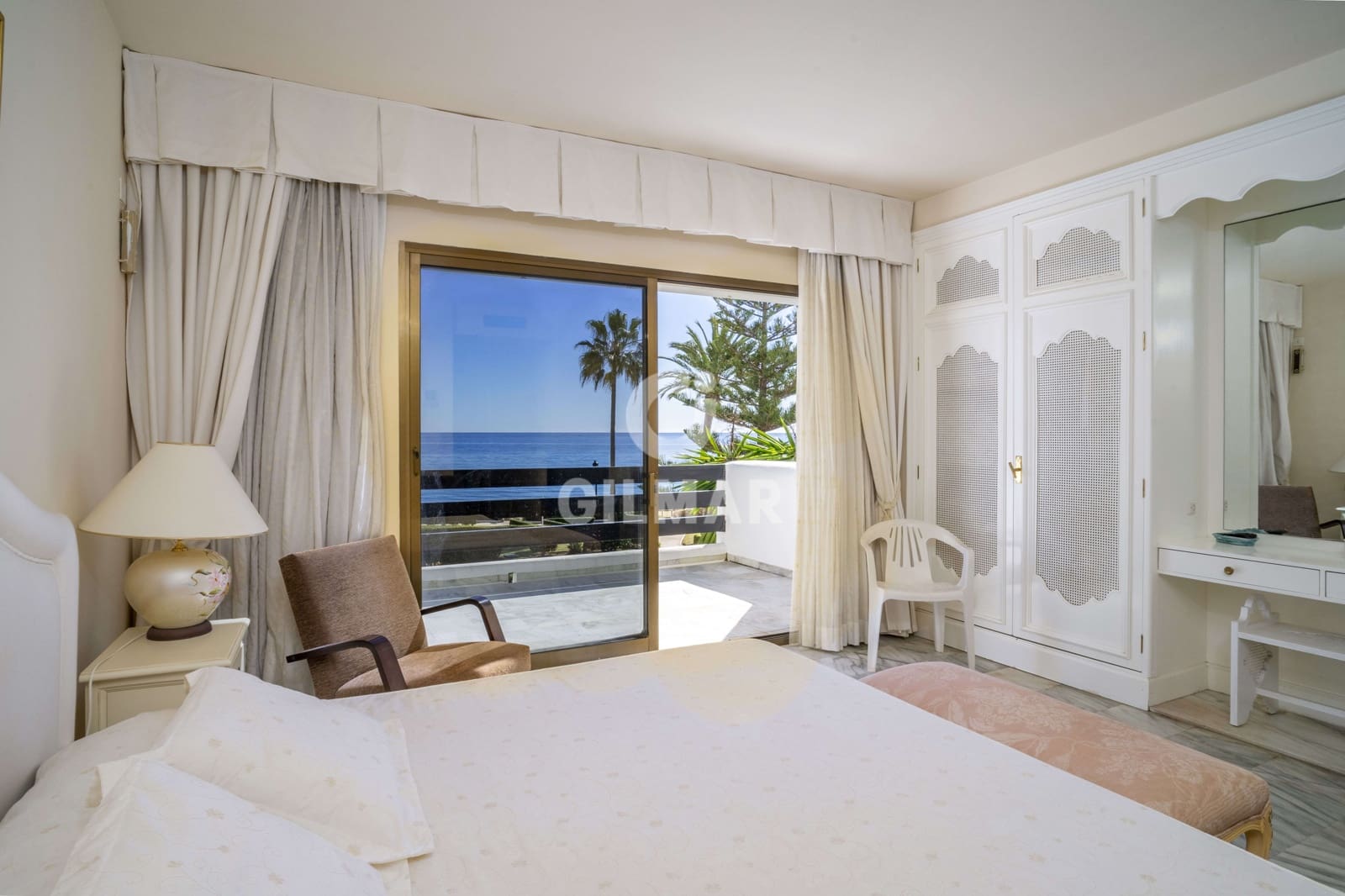 4 sypialnia Dom szeregowy na sprzedaż w Golden Mile z basenem garażem - 4 250 000 € (Ref: 9206008)