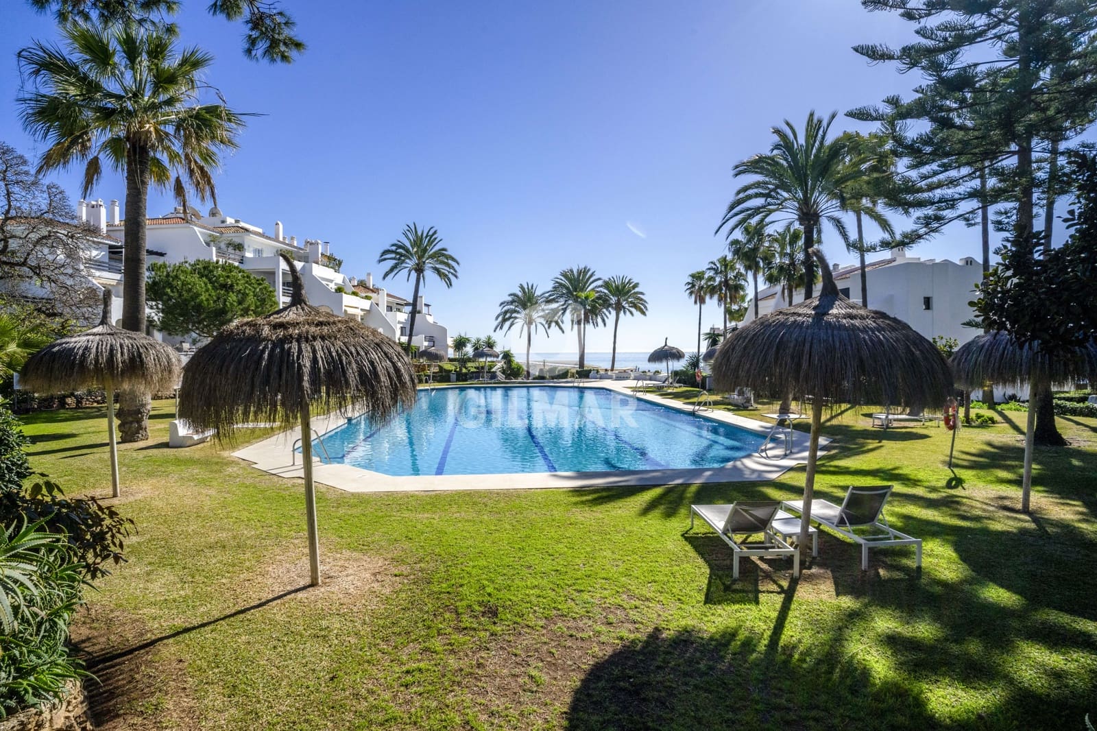 4 sypialnia Dom szeregowy na sprzedaż w Golden Mile z basenem garażem - 4 250 000 € (Ref: 9206008)