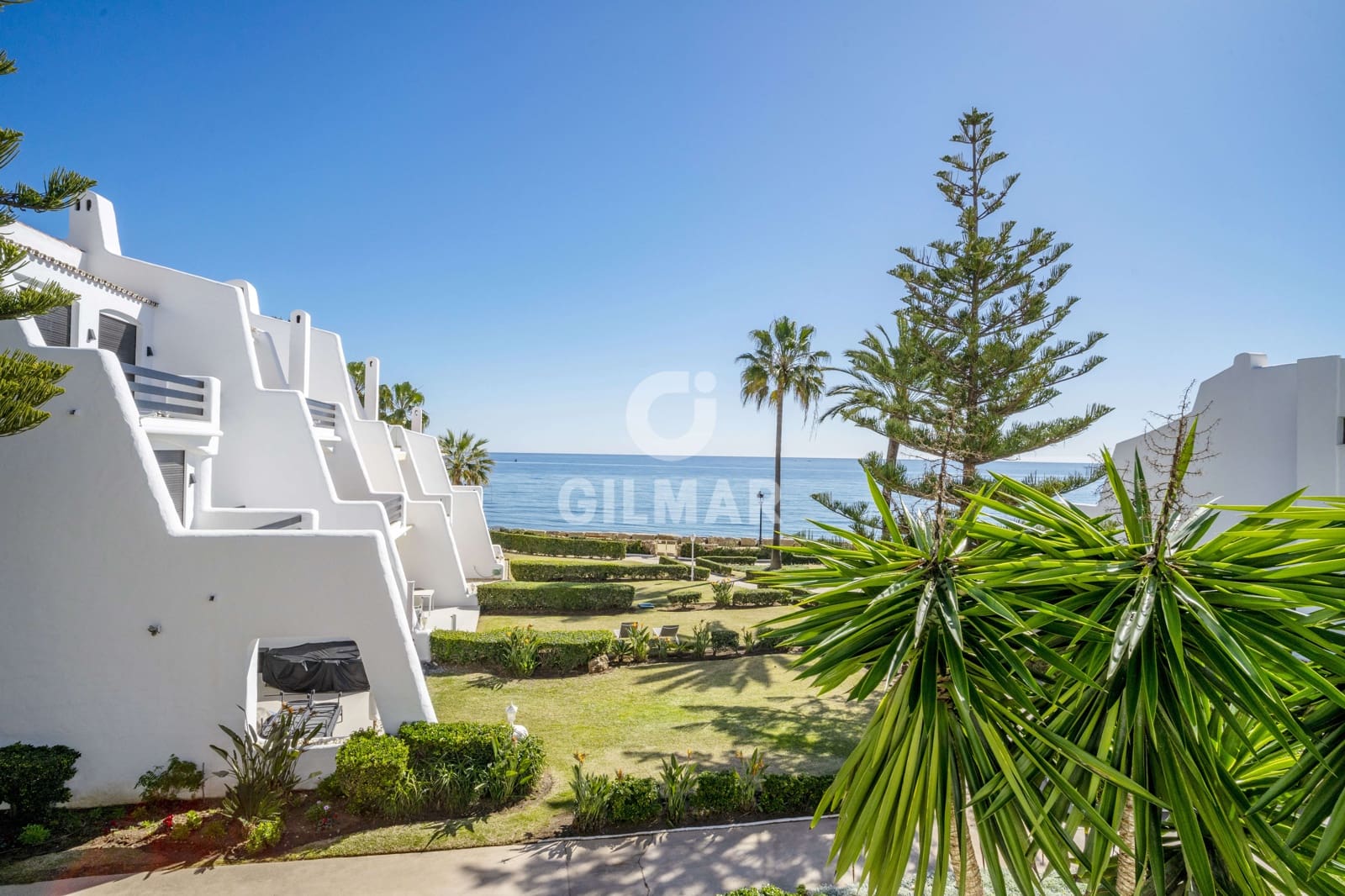 4 sypialnia Dom szeregowy na sprzedaż w Golden Mile z basenem garażem - 4 250 000 € (Ref: 9206008)