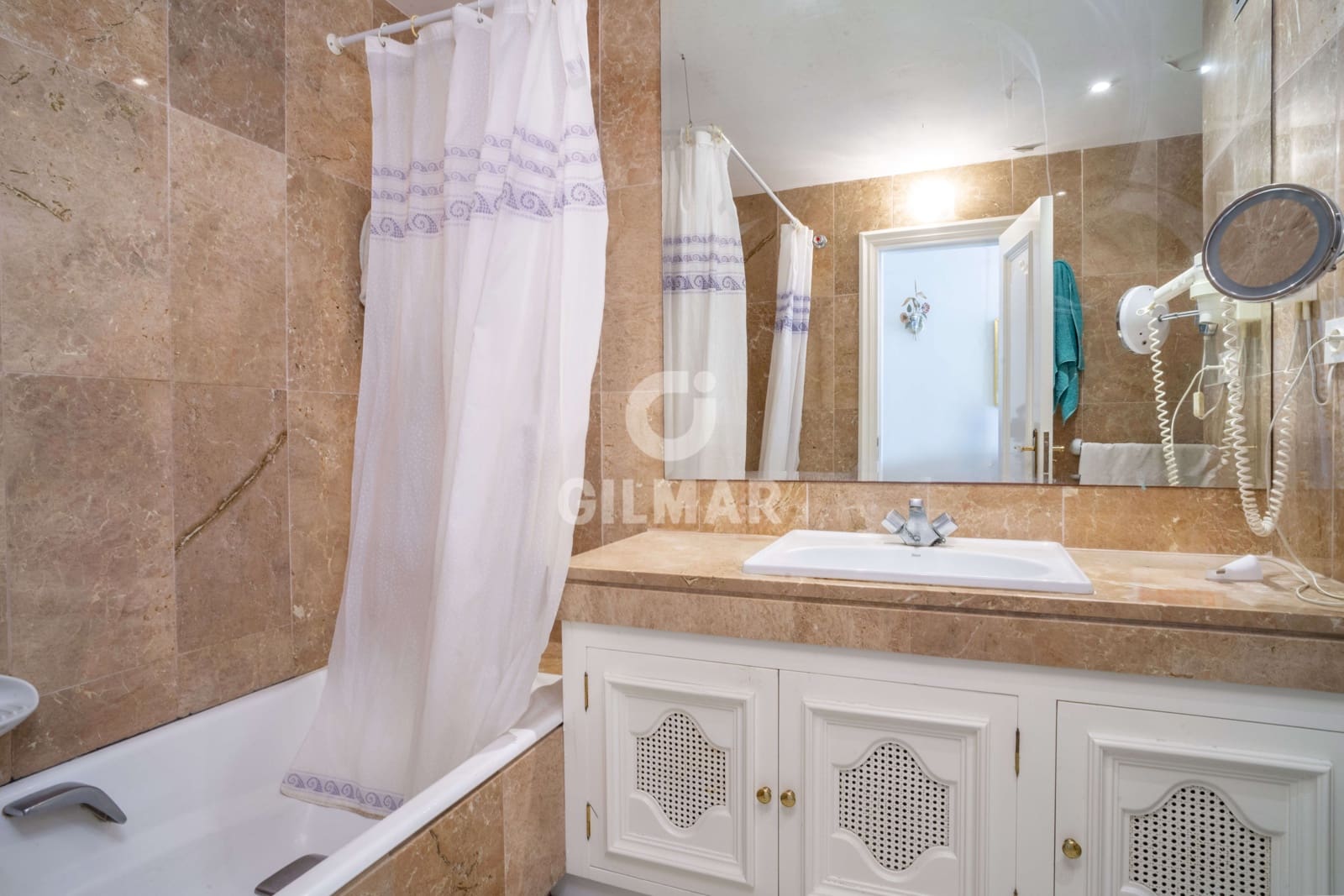 4 sypialnia Dom szeregowy na sprzedaż w Golden Mile z basenem garażem - 4 250 000 € (Ref: 9206008)