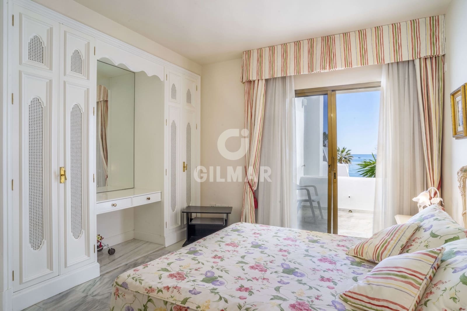 4 sypialnia Dom szeregowy na sprzedaż w Golden Mile z basenem garażem - 4 250 000 € (Ref: 9206008)