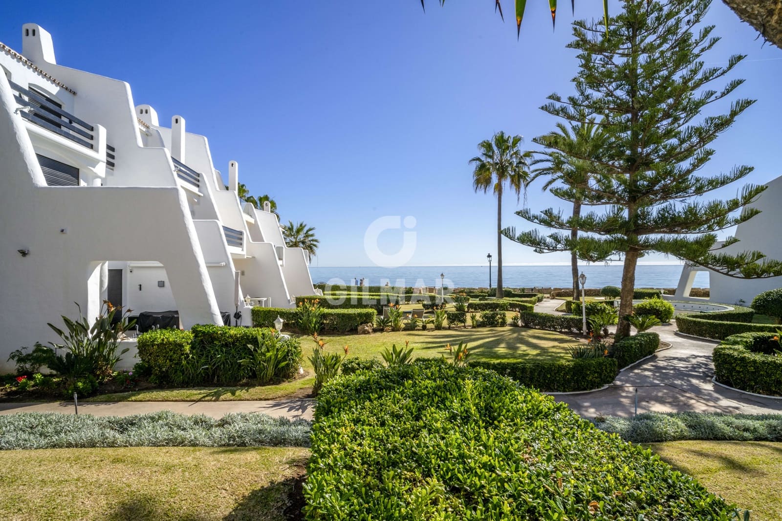 4 sypialnia Dom szeregowy na sprzedaż w Golden Mile z basenem garażem - 4 250 000 € (Ref: 9206008)