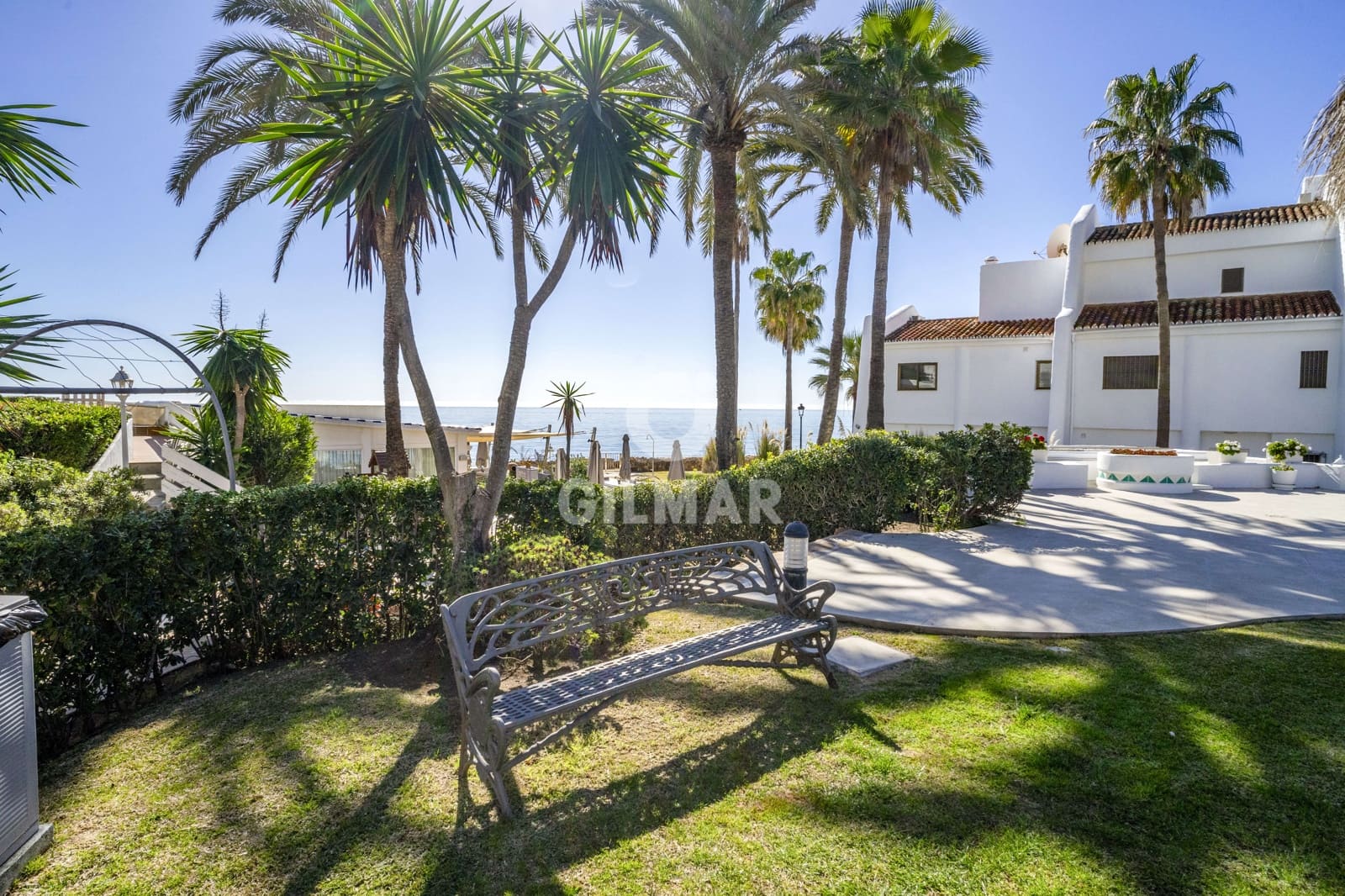 4 sypialnia Dom szeregowy na sprzedaż w Golden Mile z basenem garażem - 4 250 000 € (Ref: 9206008)