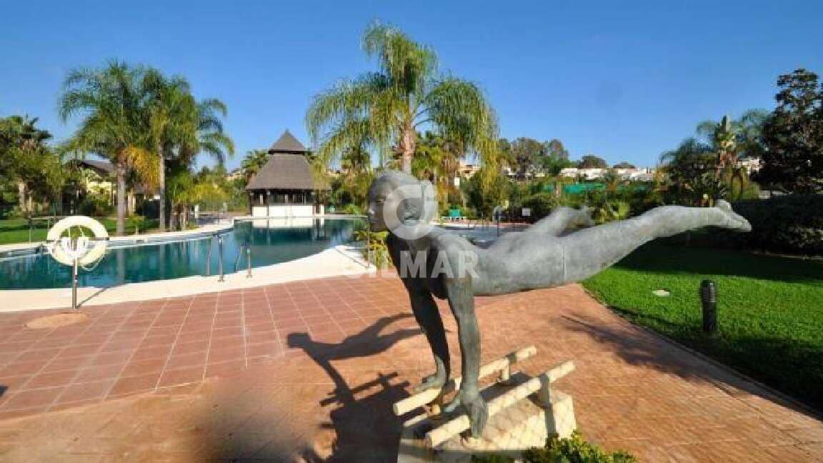 Biznes na sprzedaż w El Paraiso - 7 500 000 € (Ref: 9206011)