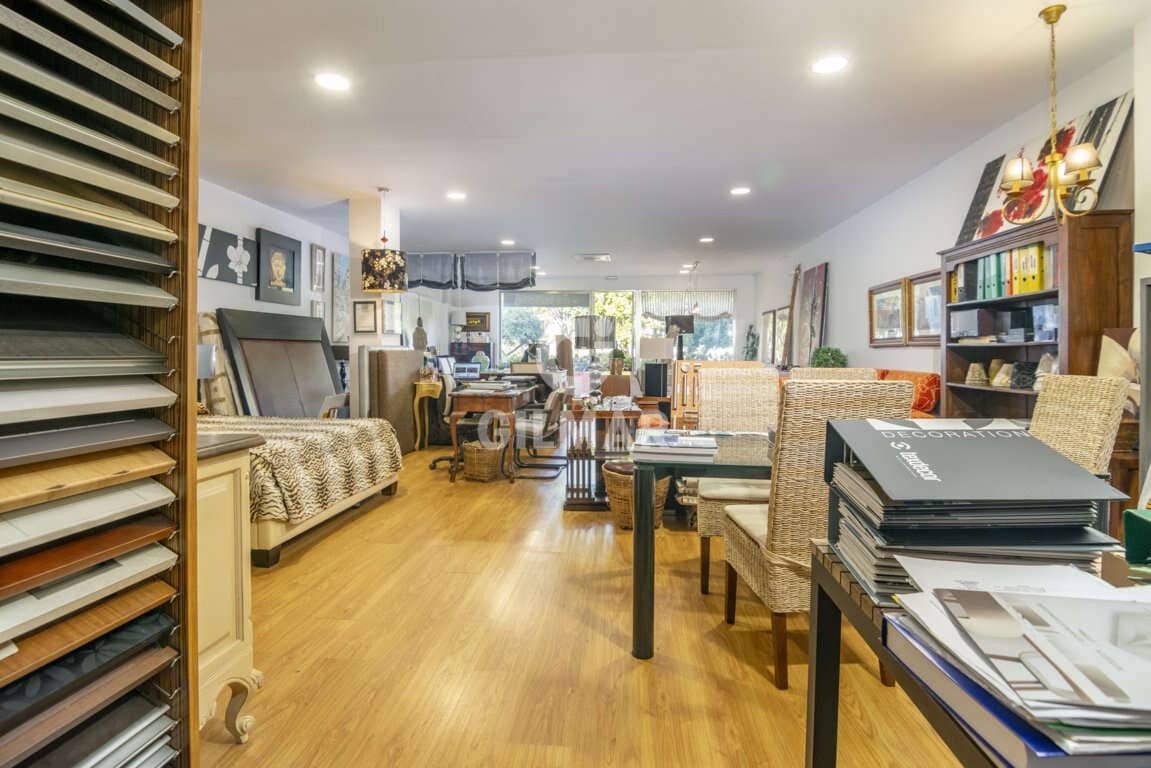 Kommersiell til salgs i Estepona - € 365 795 (Ref: 9206013)