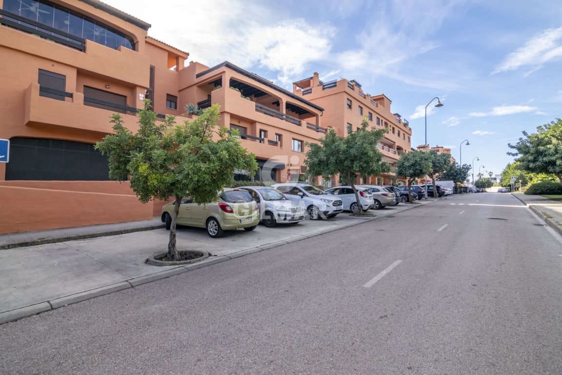 Kommersiell til salgs i Estepona - € 365 795 (Ref: 9206013)