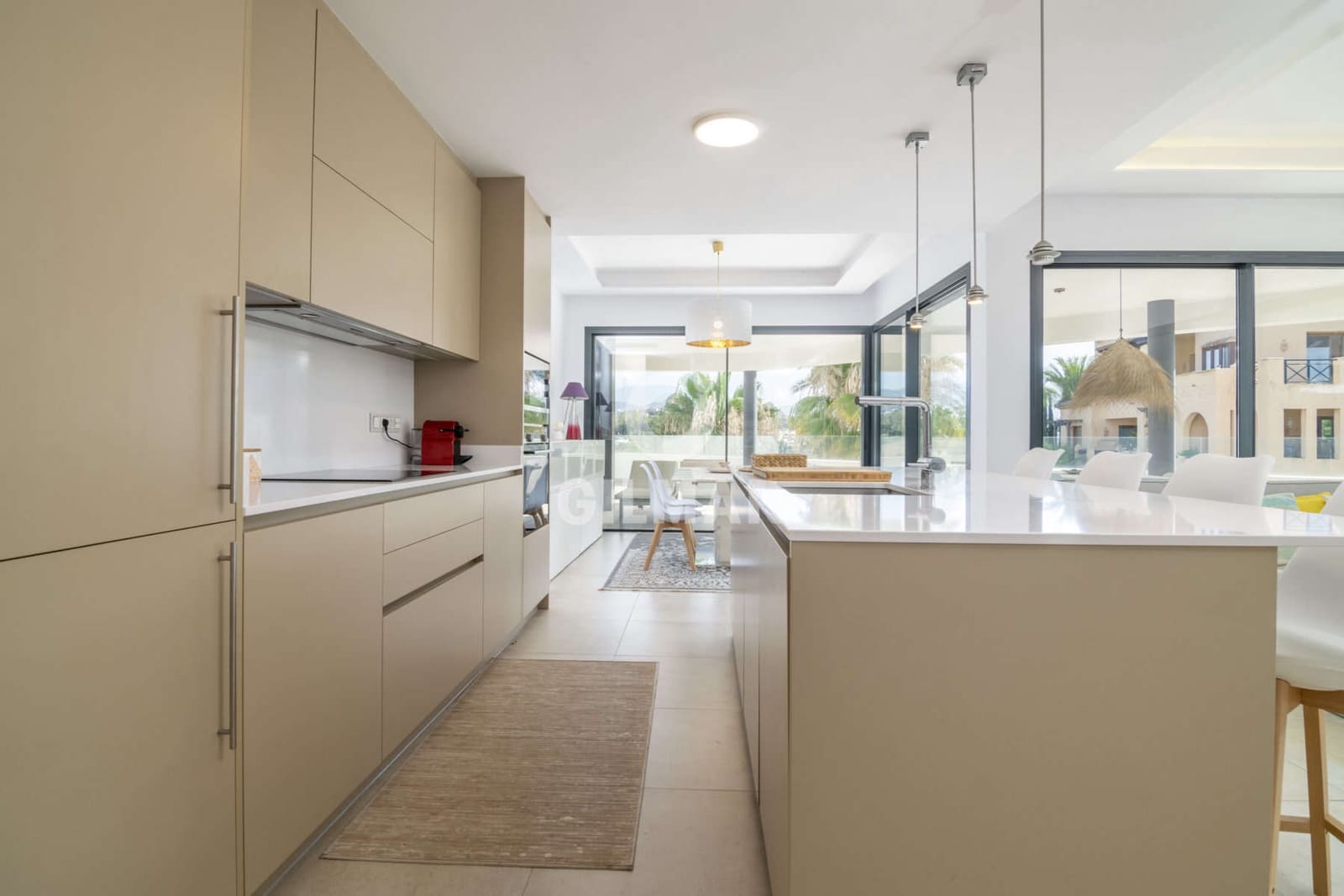 3 soveværelse Lejlighed til salg i New Golden Mile med swimmingpool garage - € 750.000 (Ref: 9206014)