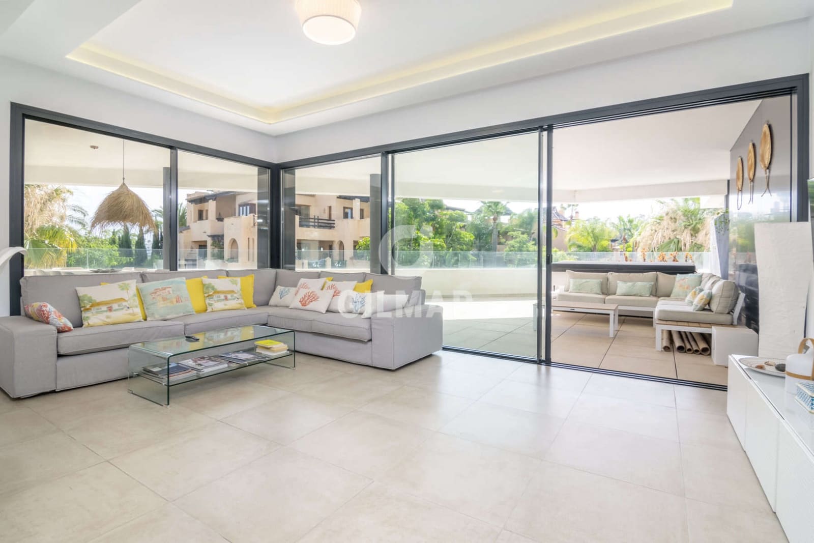 3 soveværelse Lejlighed til salg i New Golden Mile med swimmingpool garage - € 750.000 (Ref: 9206014)