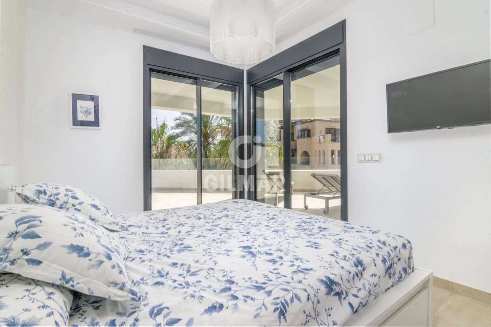 3 soveværelse Lejlighed til salg i New Golden Mile med swimmingpool garage - € 750.000 (Ref: 9206014)