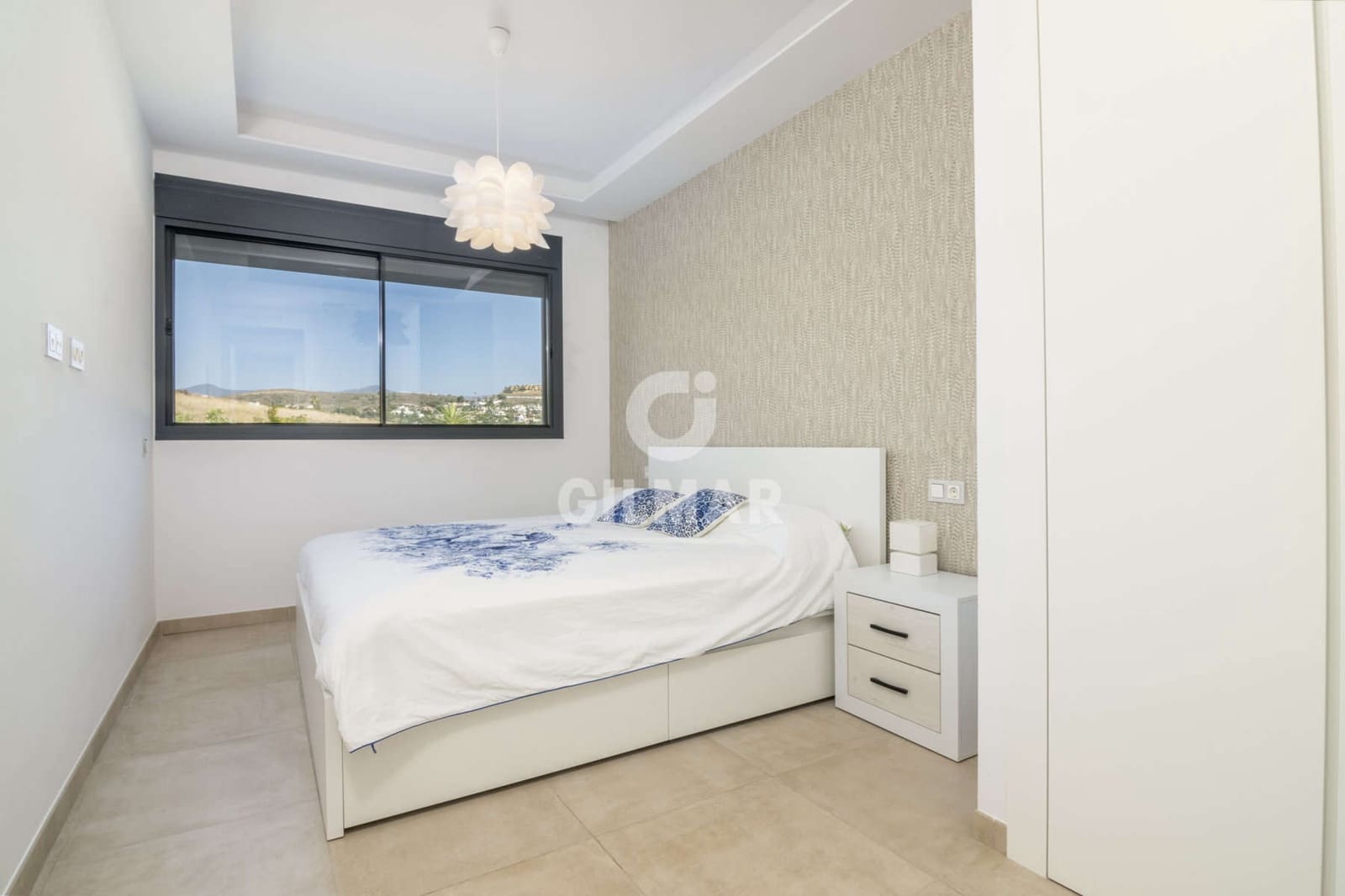 3 soveværelse Lejlighed til salg i New Golden Mile med swimmingpool garage - € 750.000 (Ref: 9206014)