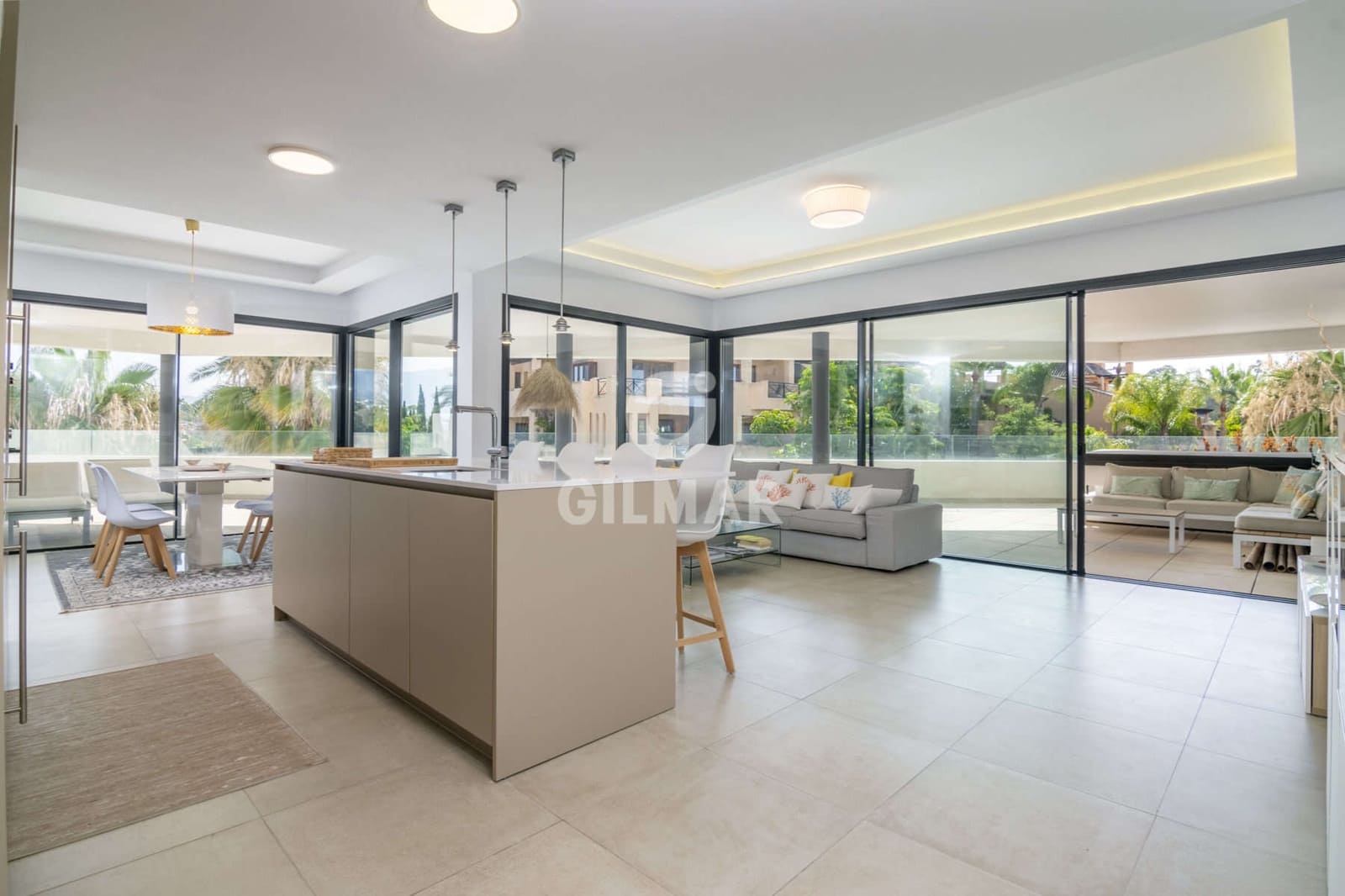 3 soveværelse Lejlighed til salg i New Golden Mile med swimmingpool garage - € 750.000 (Ref: 9206014)