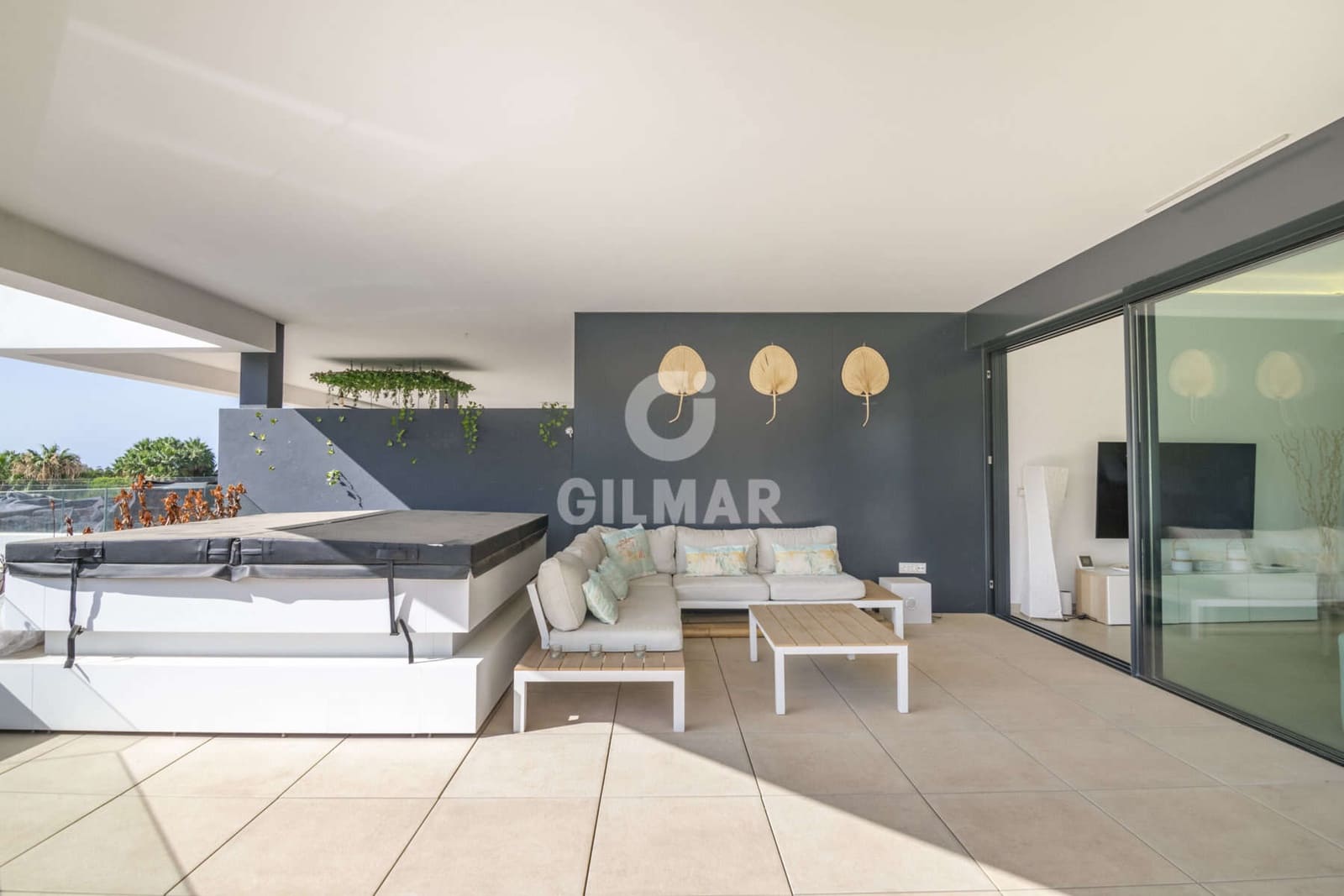 3 soveværelse Lejlighed til salg i New Golden Mile med swimmingpool garage - € 750.000 (Ref: 9206014)