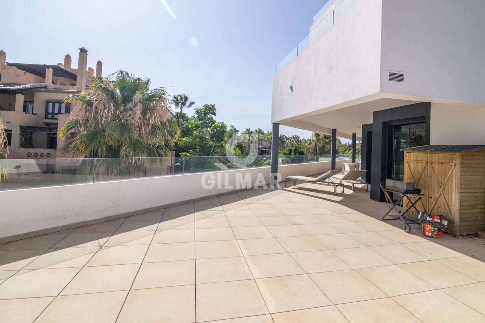 3 soveværelse Lejlighed til salg i New Golden Mile med swimmingpool garage - € 750.000 (Ref: 9206014)