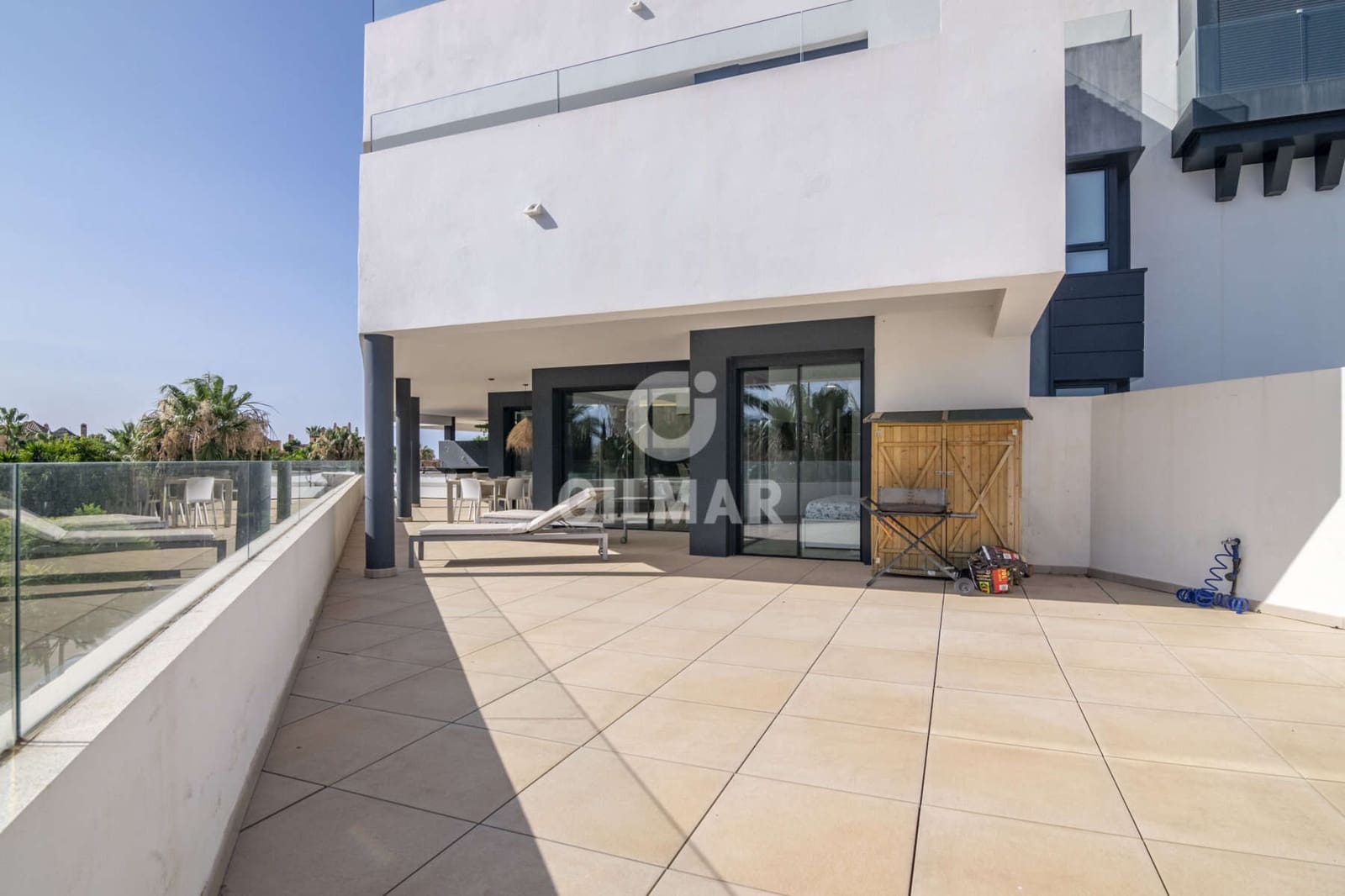 3 soveværelse Lejlighed til salg i New Golden Mile med swimmingpool garage - € 750.000 (Ref: 9206014)